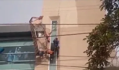 Los obreros fueron rescatados. 