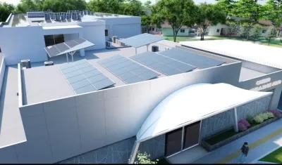 Modelo de paneles solares en centros asistenciales.