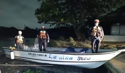 Embarcación recuperada por la Armada Nacional. 