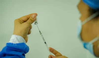 Cuando llegan al puesto de vacunación preguntan el nombre de la vacuna y no aceptan AstraZeneca.