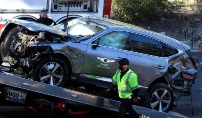 Así quedó la camioneta de Tiger Woods. 