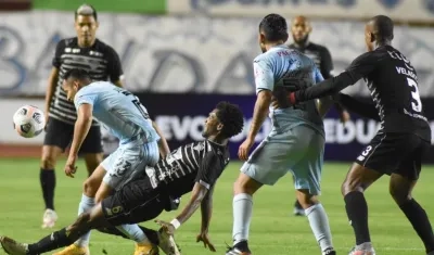 Bolívar está ganando la serie 2-1. 