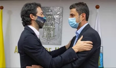 El Alcalde de Medellín Daniel Quintero y Alejandro Calderón.