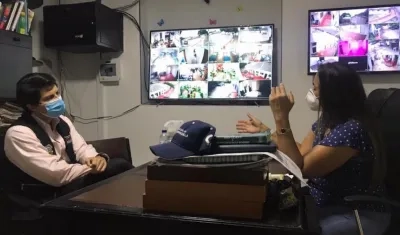 El Personero Miguel Ángel Alzate, durante su visita a las cárceles.