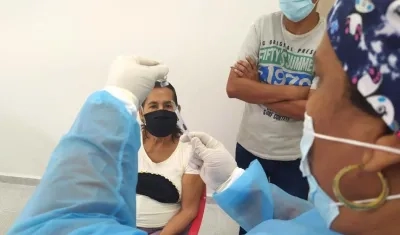 Proceso de vacunación en Soledad.