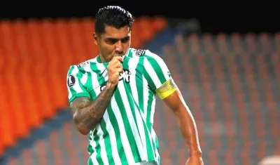 Jefferson Duque celebrando el cuarto gol de los 'verdolagas'.