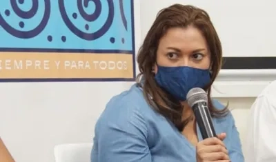 Natasha Avendaño, Superintendente de Servicios.