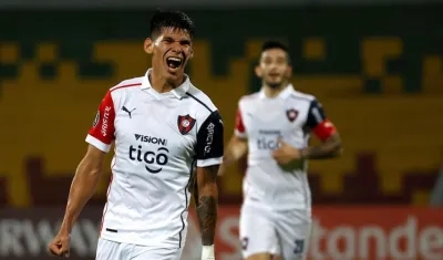 Robert Morales celebrando el primer gol ante América de Cali.