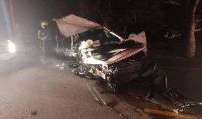 Camioneta donde se movilizaban los familiares de Teófilo Gutiérrez. 