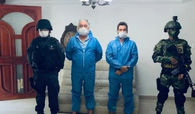 Mark Grenon e hijo durante su captura en Santa Marta.