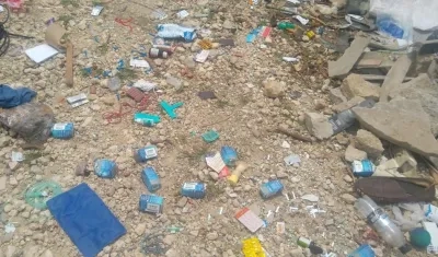 Desechos hospitalarios hallados en Puerto Colombia.