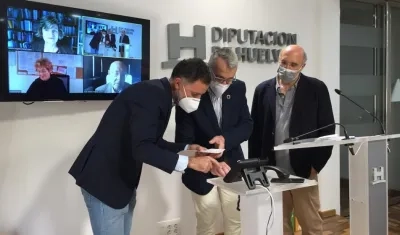 La Diputación Huelva creó el premio en 1981 con motivo del centenario del nacimiento de Juan Ramón Jiménez.