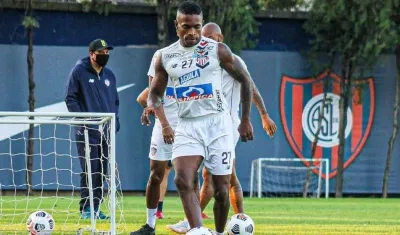 Junior perdió por última vez en Argentina, visitando a San Lorenzo. 