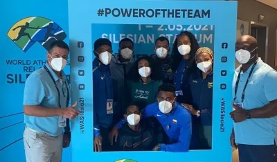 Delegación de Colombia en el Mundial de relevos. 