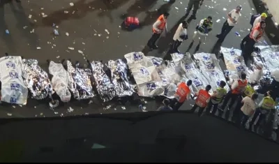 Cuerpos de las víctimas en el lugar de los hechos.