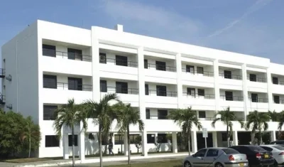 Fachada de la Clínica de la Policía Nacional.