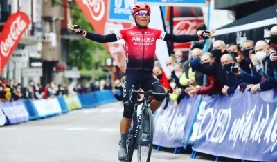 Nairo Quintana gana en solitario. 