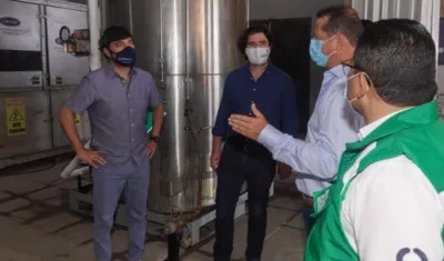 Red de oxígeno en hospital de campaña Puerta de Oro.