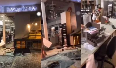 Destrozos en la noche de hoy por los vándalos.