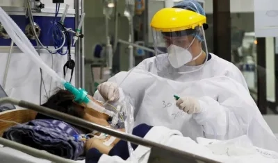 Unidad de Cuidados Intensivos con pacientes Covid-19.