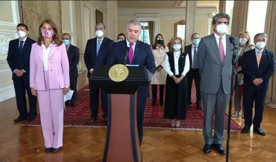 La vicepresidenta Marta Lucía Ramírez, el Presidente Duque y el presidente de la Corte Constitucional, Antonio Lizarazo,