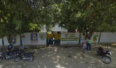 Institución Educativa Nuestra Señora del Carmen, en el corregimiento de Pendales.