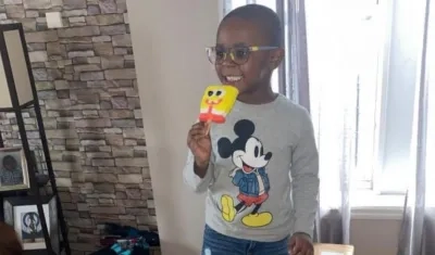 Niño que compró las paletas de Bob Esponja.