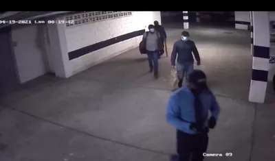 Vigilante guió a delincuentes.