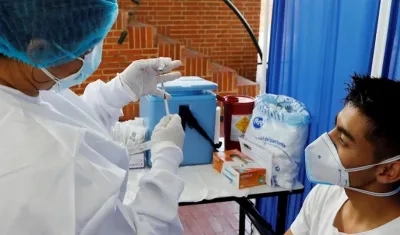 Laboratorios colombianos siguen procesando pruebas para detectar el coronavirus.