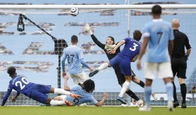 Gol de Marcos Alonso para ganar el partido. 