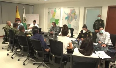 El Ministro de Defensa, Diego Molano, presidiendo el Consejo de Seguridad en Cali.