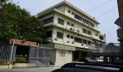 El cuerpo de Ender Javier Vallejo García fue llevado a Medicina Legal. 