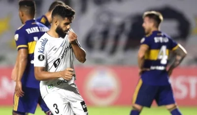 Felipe Jonatan festejando el gol del triunfo.