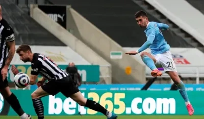 Ferrán Torres en acción, durante el partido. 