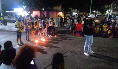 Plantón con cumbia, bullerengue y sin vándalos