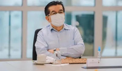 El Ministro de Salud, Fernando Ruiz Gómez.