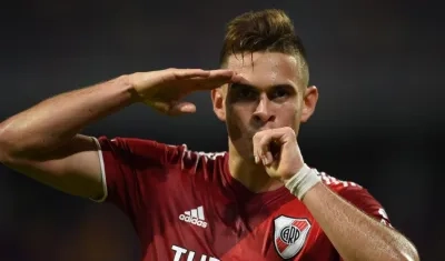 Rafael Santos Borré, delantero colombiano. 