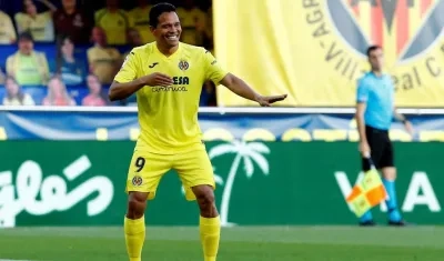 Carlos Bacca festeja su anotación. 
