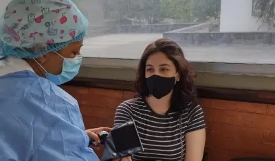 Vacunación a menores de 60 años en Barranquilla.