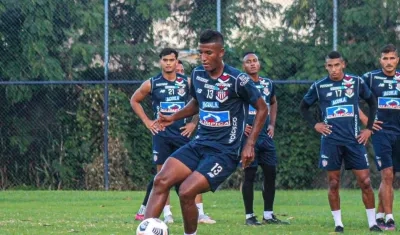 Rubén Manjarrés es uno de los convocados al partido. 