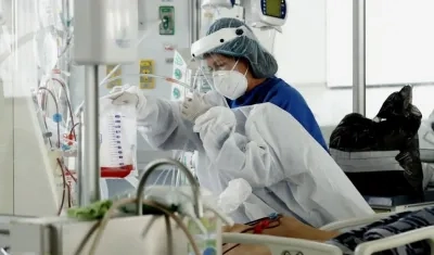 Unidad de cuidados intensivos .