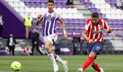 Luis Suárez anota el gol del campeonato. 