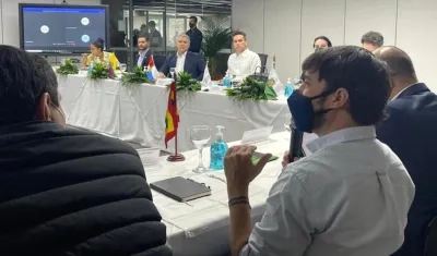 El Alcalde Jaime Pumarejo durante el encuentro con el Presidente de la República.