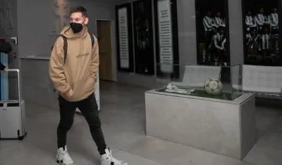 Lionel Messi llegando a la concentración de Argentina. 