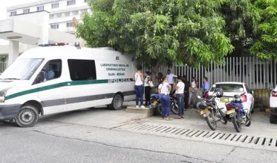 El cuerpo de Jesús David Noguera Mendoza fue llevado a Medicina Legal. 