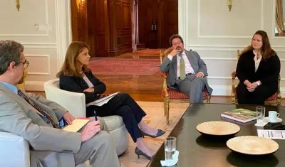 Marta Lucía Ramírez reunida con funcionarios del Departamento de Salud y Servicios Humanos de EE.UU.