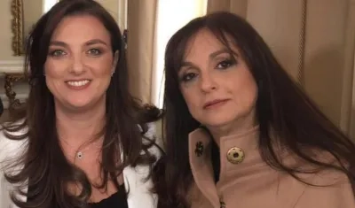 Ministra Karen Abudinen y su mamá Jousetti Abuchaibe.