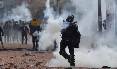 Un miembro del Esmad durante una protesta.