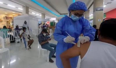 Con la vacunación se espera ir ganando inmunidad.