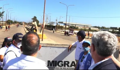 Paso fronterizo en Paraguachón, La Guajira.